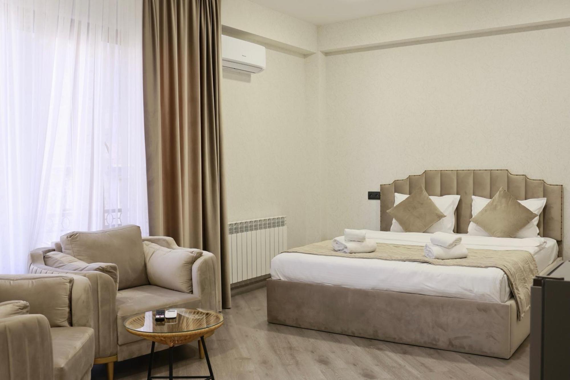 Royal Renaissance Hotel يريفان المظهر الخارجي الصورة