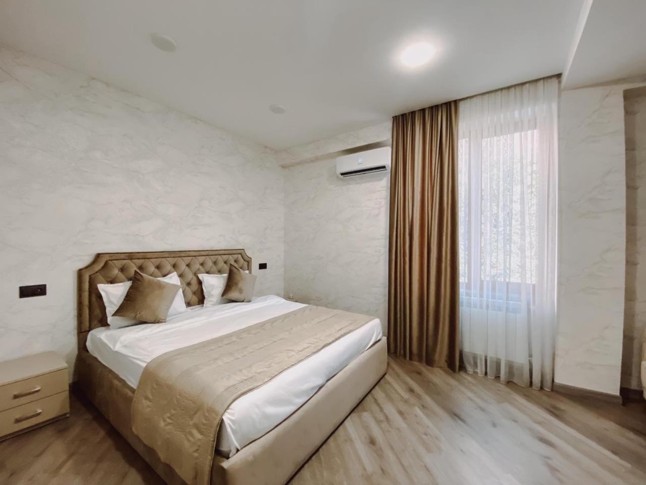 Royal Renaissance Hotel يريفان المظهر الخارجي الصورة