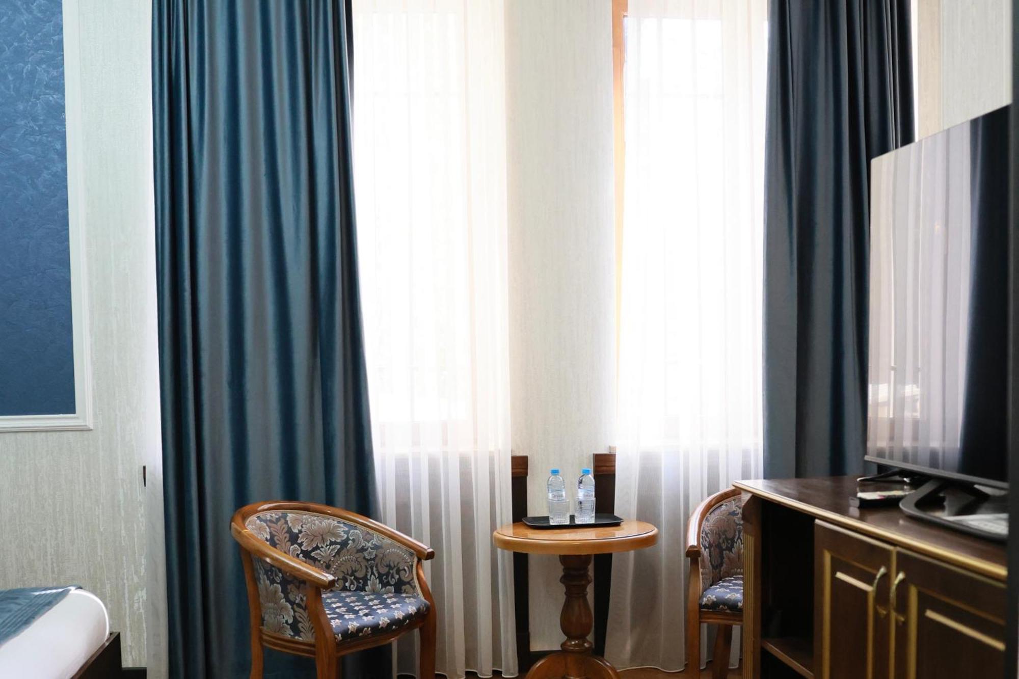 Royal Renaissance Hotel يريفان المظهر الخارجي الصورة