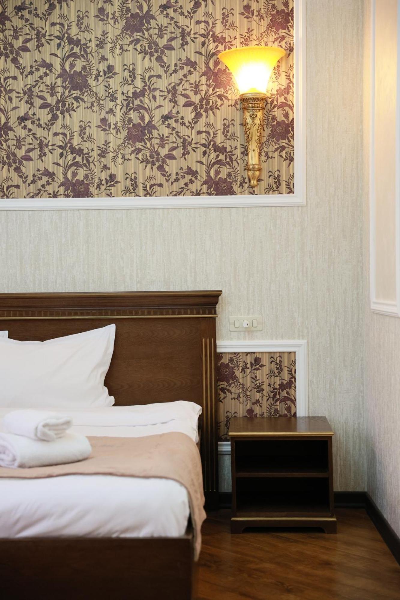 Royal Renaissance Hotel يريفان الغرفة الصورة