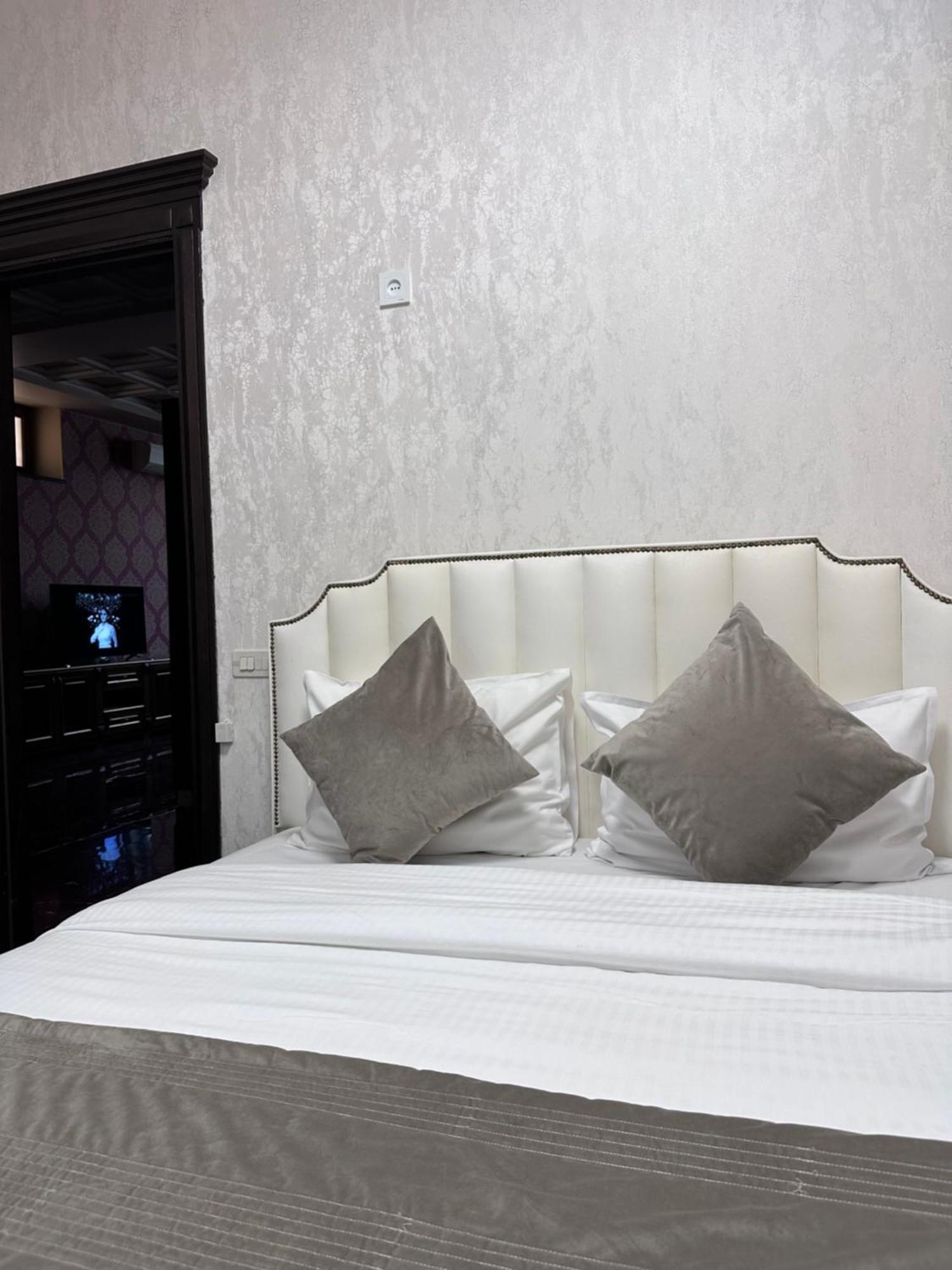 Royal Renaissance Hotel يريفان المظهر الخارجي الصورة