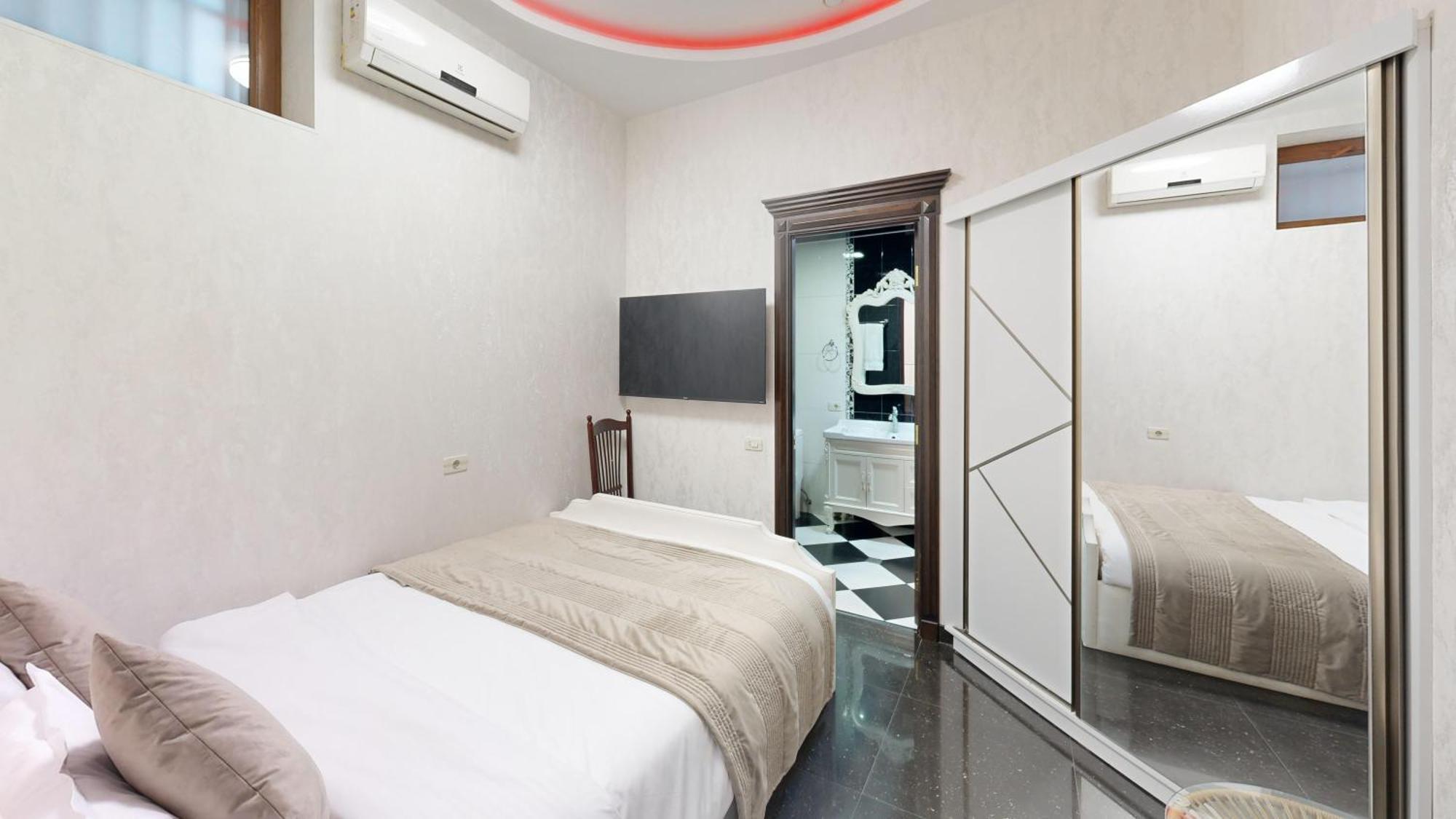 Royal Renaissance Hotel يريفان المظهر الخارجي الصورة